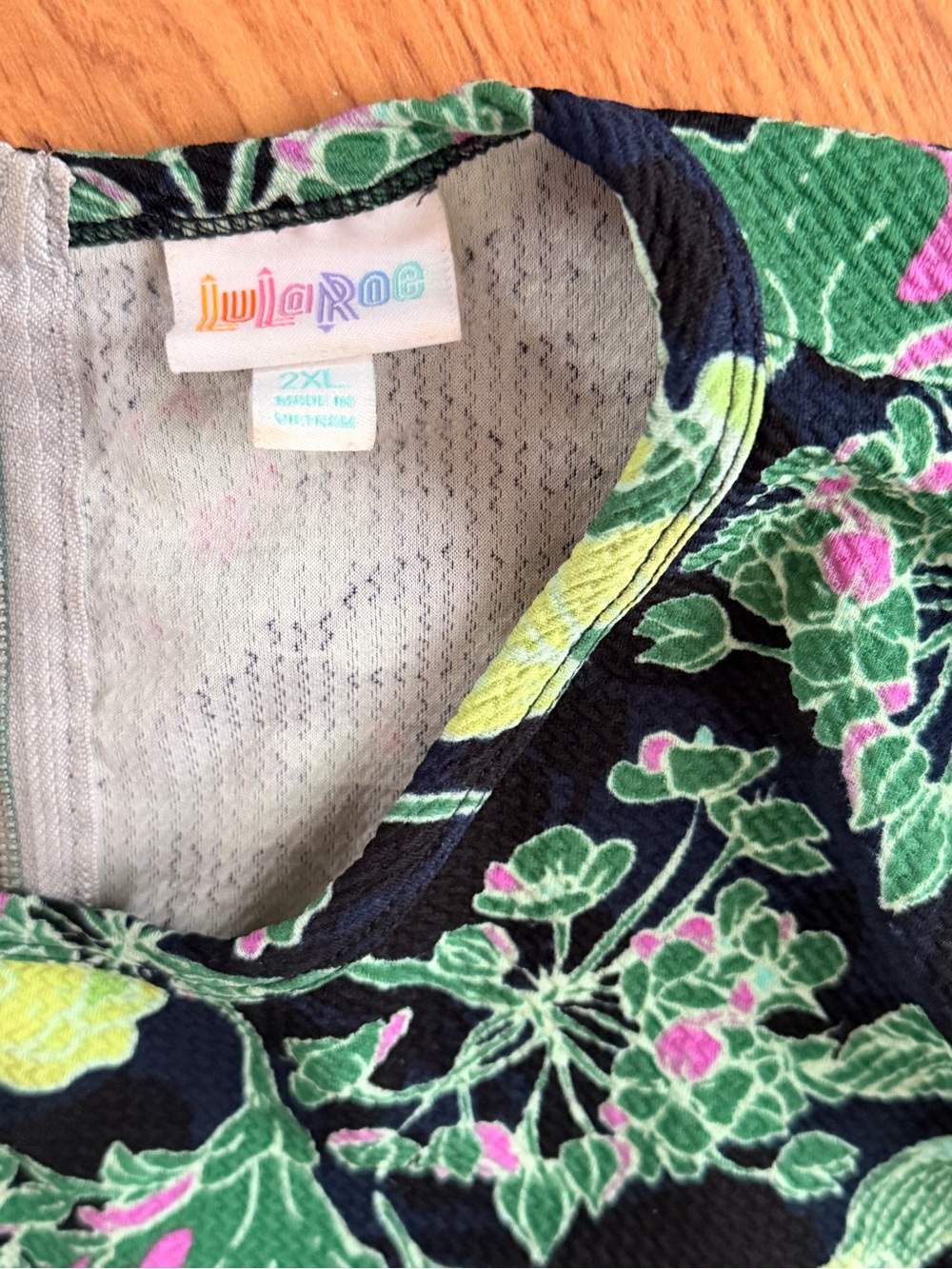 LuLaRoe Amelia 🖤 - Picture 3 of 3